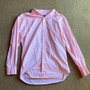 Vineyard Vines button down dress shirt